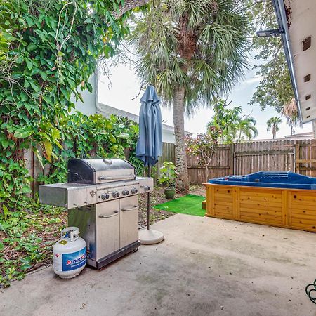 Cape Canaveral Cottage With Hot Tub Walk To Beach Eksteriør bilde